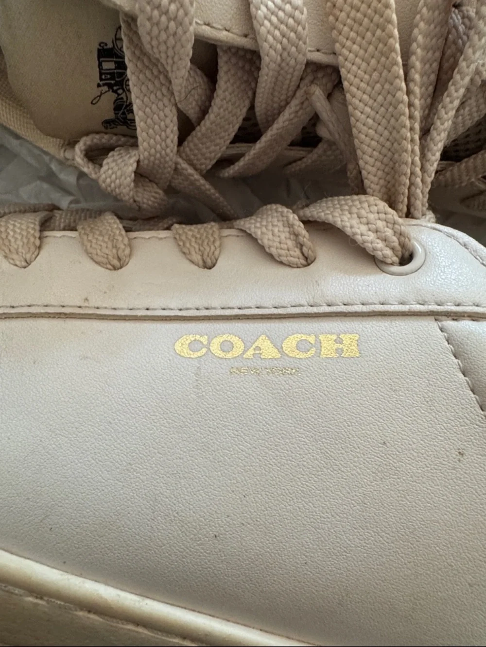 Coach Clip Leather Low-Top Casual Sneakers in Off-White with Gum Sole - Picture 4 of 5